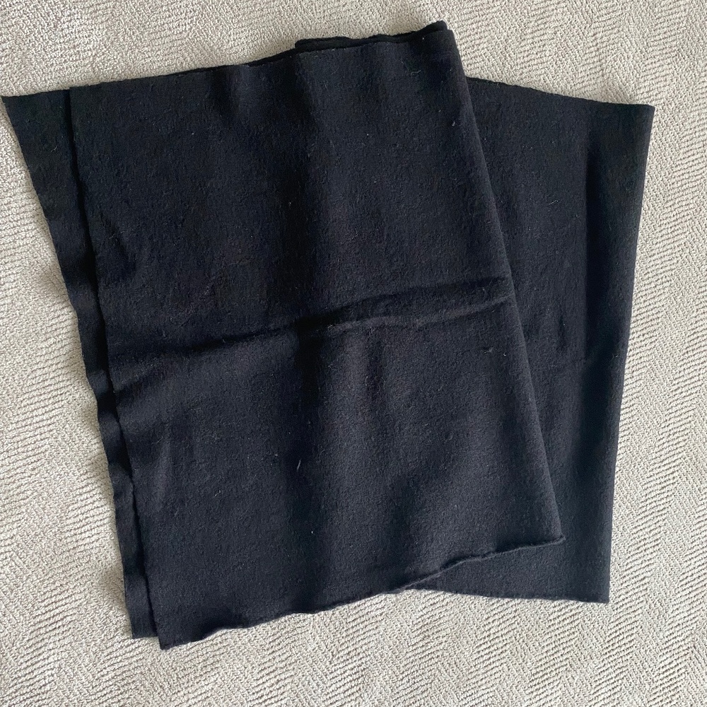 Black wool scarf (one size)